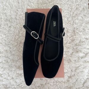 Zara Velvet Flats - never worn!